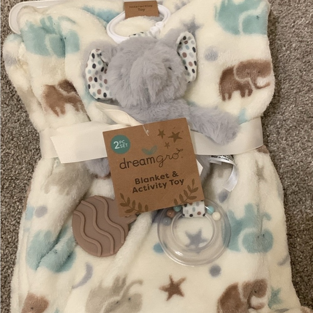 Dreamgro Blanket and Activity Toy Set